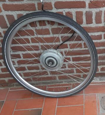 Voorwiel Accell LE 230 28 inch Velg 622 X 19C 36 RVS spaken beschikbaar voor biedingen