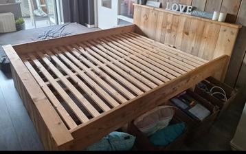 Steigerhouten twee persoons bed 160x200