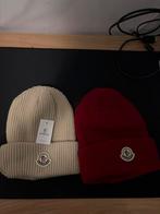 2 Moncler Mutsen - Beige & Rood, Ophalen of Verzenden, Zo goed als nieuw, One size fits all, Pet