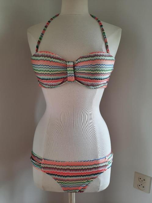 Hunkemöller bikini push up met waves maat S, Kleding | Dames, Badmode en Zwemkleding, Zo goed als nieuw, Bikini, Zwart, Ophalen of Verzenden