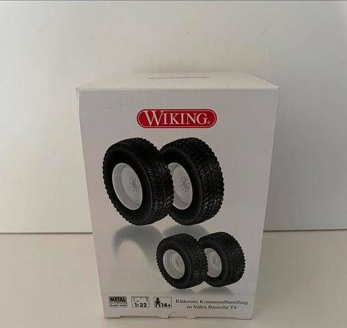 Wiking set straatbanden valtra T nieuw in doos, Hobby en Vrije tijd, Modelauto's | 1:32, Nieuw, Tractor of Landbouw, Overige merken