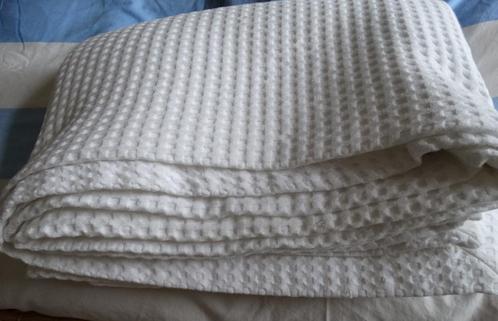 Groot wit katoenen wafelsprei sprei Vandijck Vandyck 260x260, Huis en Inrichting, Slaapkamer | Beddengoed, Gebruikt, Deken of Dekbed