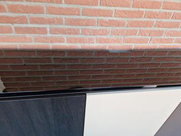 Nette Ikea Besta kast met glazen plaat - afbeelding 3