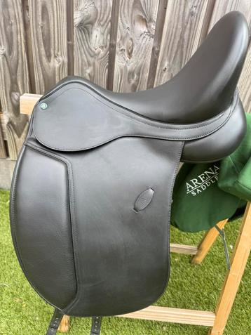 Arena Iberic dressuurzadel 17 inch beschikbaar voor biedingen