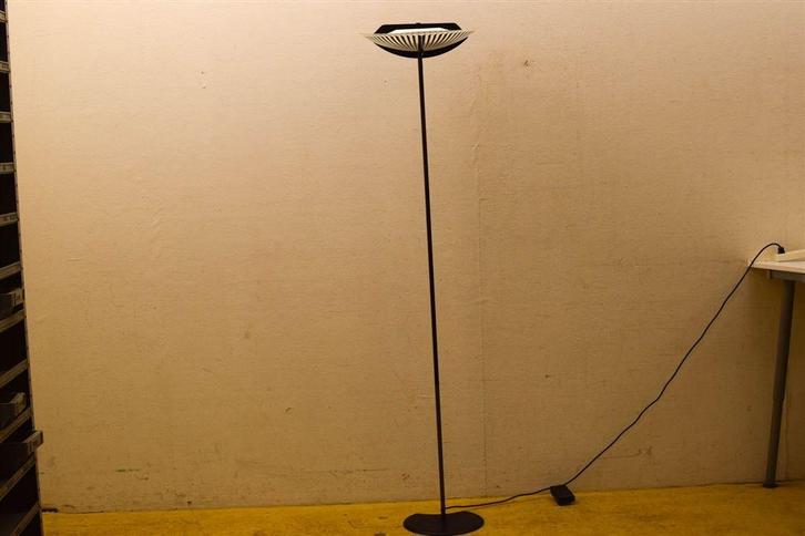 Vloerlamp 48114, Huis en Inrichting, Lampen | Vloerlampen, Gebruikt, Glas, Metaal, Ophalen of Verzenden