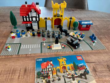 Lego set 1592 ‘Town Square - Castle Scene’ (Unox Stadsplein) beschikbaar voor biedingen