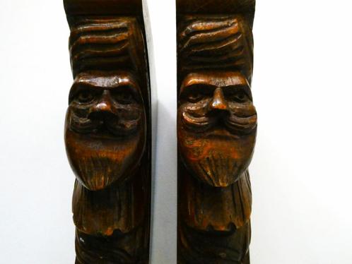 2 Houtgesneden kastornamenten / console's met ridders ridder, Antiek en Kunst, Kunst | Beelden en Houtsnijwerken, Ophalen of Verzenden