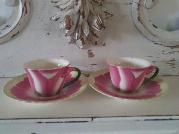 Twee vintage laura ashley thee kopjes  beschikbaar voor biedingen