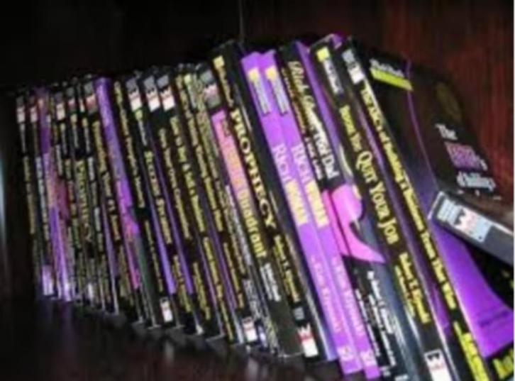 Robert Kiyosaki - Boeken en Video's (volledig pakket), Cd's en Dvd's, Dvd's | Overige Dvd's, Gebruikt, Alle leeftijden, Ophalen of Verzenden