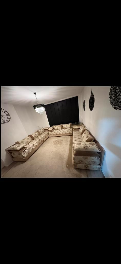 Marokkaanse bank - Woonkamer, Huis en Inrichting, Banken | Bankstellen, Zo goed als nieuw, Hoekbank, Vierpersoons of meer, 300 cm of meer