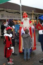 sinterklaas en roetveeg pieten in Breda kijk Ozosnel, Diversen, Sinterklaas, Ophalen of Verzenden