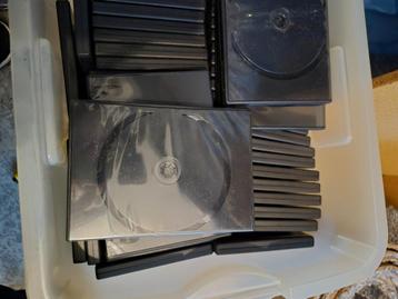 45 stuks lege DVD box beschikbaar voor biedingen