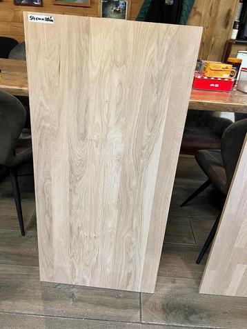 Verlijmde massieve eiken panelen 18mm +/- 54x100cm Zeer mooi beschikbaar voor biedingen