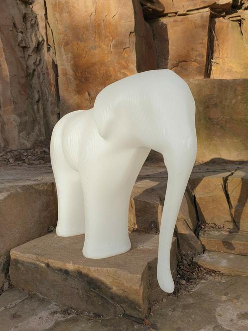 Witte olifant oftewel "Low Res Elephant" van Gispen., Antiek en Kunst, Kunst | Designobjecten, Ophalen