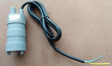 Waterpompje 24 volt 17 watt beschikbaar voor biedingen