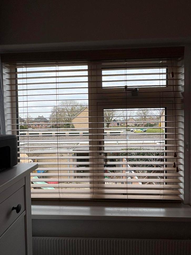 Luxaflex houten jaloezieën, Huis en Inrichting, Stoffering | Gordijnen en Lamellen, Zo goed als nieuw, 100 tot 150 cm, Overige kleuren