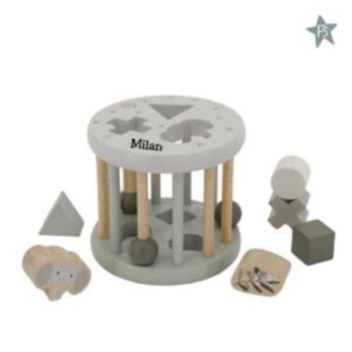 Label Label Olive Houten Rollende Vormenstoof ( met naam ), Kinderen en Baby's, Kraamcadeaus en Geboorteborden, Nieuw, Kraamcadeau