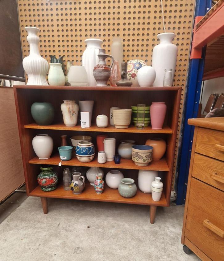 Vintage boekenkast met twee planken, 100cm, Huis en Inrichting, Kasten | Dressoirs, Gebruikt, 50 tot 100 cm, 25 tot 50 cm, Met plank(en)