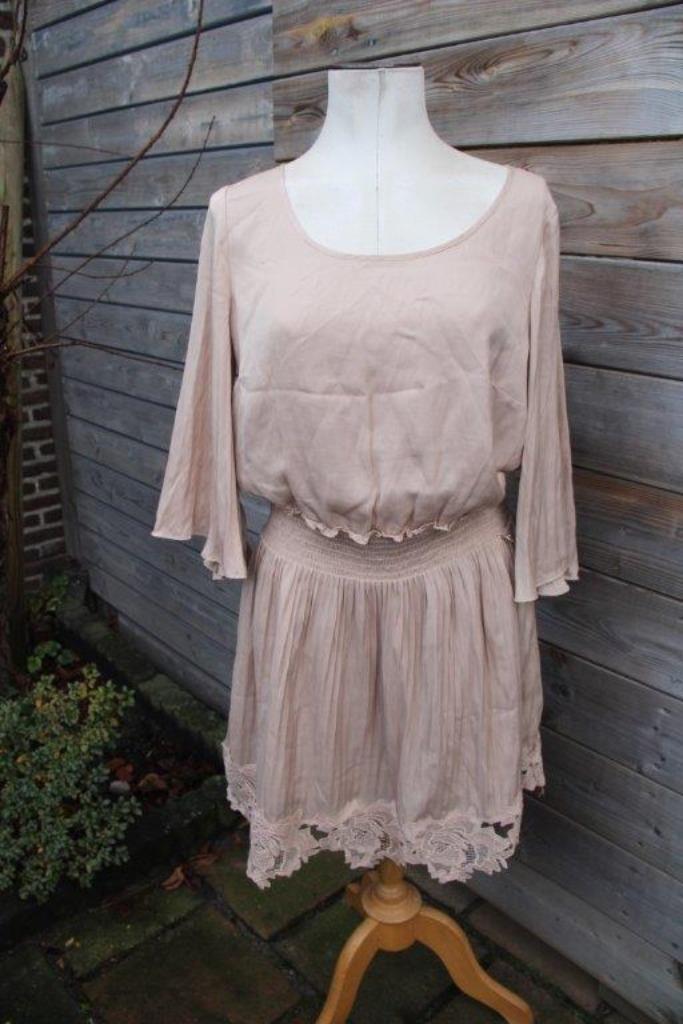 Jurk licht bruin Patrizia Pepe mt 46(IT) eu40 Vaste prijs, Kleding | Dames, Jurken, Zo goed als nieuw, Maat 38/40 (M), Bruin, Boven de knie