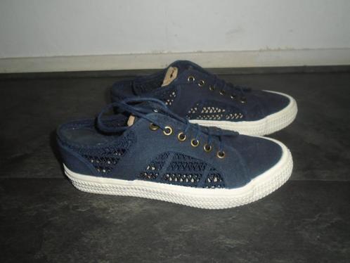 V Vorst King of Shoes Aparte Sneakers maat 39 ZGAN, Kleding | Dames, Schoenen, Zo goed als nieuw, Sneakers of Gympen, Blauw, Verzenden