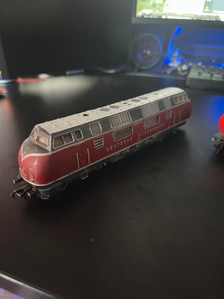 H0 FLEISCHMANN V200 diesel loc met vrachtwagons, Hobby en Vrije tijd, Modeltreinen | H0, Gebruikt, Treinset, Gelijkstroom, Fleischmann