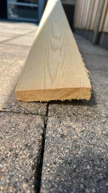 Grenen planken 16 stuks beschikbaar voor biedingen
