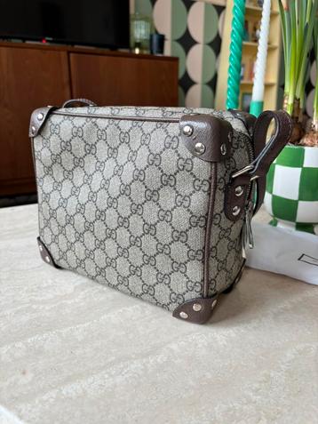 Tas met gucci print bruin beige beschikbaar voor biedingen