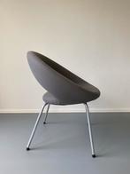 Artifort Nina 4-poot stoel., Antiek en Kunst, Kunst | Designobjecten, Ophalen