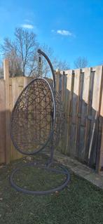 Hangstoel ei, Ophalen, Rotan