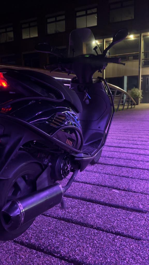 Piaggio Zip 80cc, Fietsen en Brommers, Scooters | Piaggio, Zo goed als nieuw, Zip, Maximaal 45 km/u, Benzine, Ophalen of Verzenden