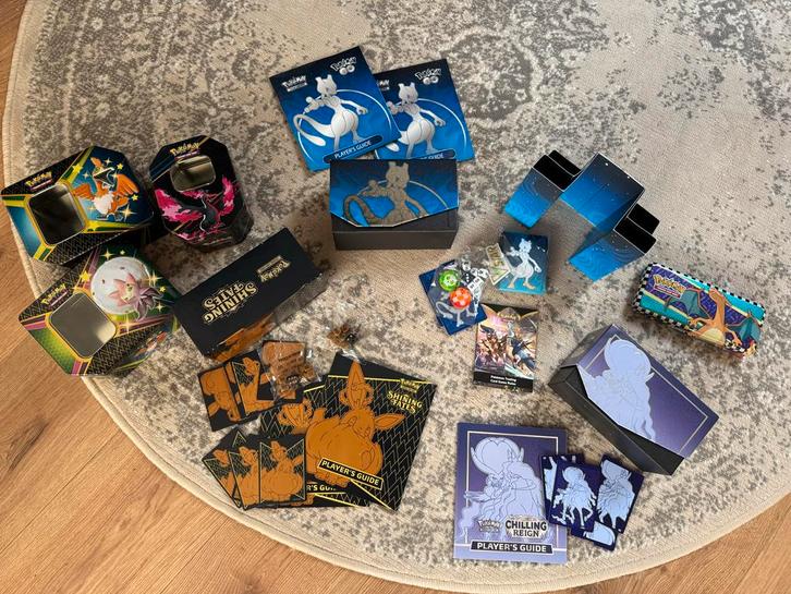 Pokemon Tins, ETB, Sleeves & Accessoires, Hobby en Vrije tijd, Verzamelkaartspellen | Pokémon, Zo goed als nieuw, Overige typen