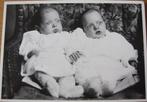 baby tweeling - nieuw - titel double trouble- Statics Londen, Verzenden, 1980 tot heden, Ongelopen, Kinderen