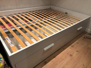 Brimnes Bedframe (140 cm) met 4 lades – Wit, incl. lattenb beschikbaar voor biedingen