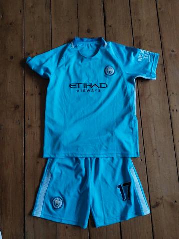Voetbaltenue manchester city maat 20 beschikbaar voor biedingen