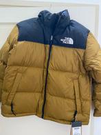 The North Face Retro Nuptse Jas M - Nieuw!, Kleding | Heren, Jassen | Winter, Ophalen of Verzenden, Nieuw, Maat 48/50 (M), Geel