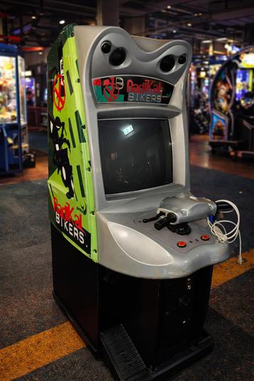 ️ Arcade kast Radikal Bikers