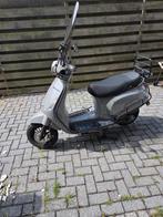 La Sourini Scooter Weinig KM, Fietsen en Brommers, Snorfietsen en Snorscooters, Ophalen of Verzenden, Zo goed als nieuw