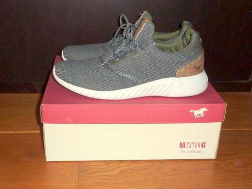 Grijze Mustang dames sneakers - maat 41, Kleding | Dames, Schoenen, Zo goed als nieuw, Sneakers of Gympen, Grijs, Ophalen of Verzenden