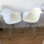 2 Vitra DAR stoel stoelen Eames plastic chair wit design, Huis en Inrichting, Stoelen, Gebruikt, Wit, Ophalen of Verzenden, Nvt