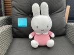 Nieuwe zgan roze witte Nijntje knuffel rammelaar 30/35cm, Ophalen, Nieuw, Kraamcadeau