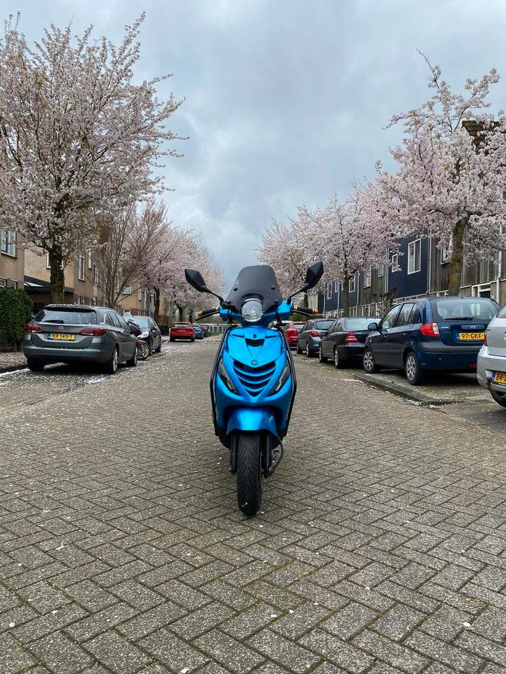 Piaggio zip 2018, Fietsen en Brommers, Scooters | Piaggio, Zo goed als nieuw, Zip, Benzine, Ophalen