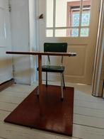 Vintage bureausetje/lessenaar, Kinderen en Baby's, Kinderkamer | Tafels en Stoelen, Ophalen of Verzenden, Zo goed als nieuw, Stoel(en)
