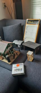 Pola LGB station, huisjes en poppetjes, Ophalen, Gebruikt, Gelijkstroom of Wisselstroom, Brug, Tunnel of Gebouw