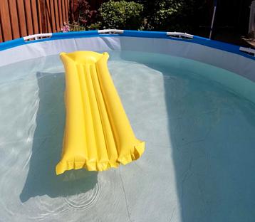 Stevig zwembad buiten 3,05x76x10cm incl pomp en afdekzeil beschikbaar voor biedingen