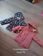 2 winterjassen meisje maat 68 en 74, Ophalen of Verzenden, Zo goed als nieuw