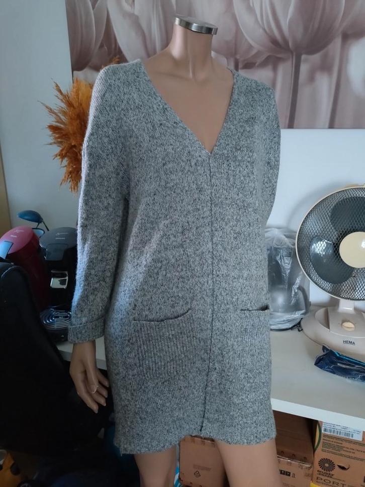 Leuk zachte gebreide grijs gemêleerd vest Atmosphere maat 42, Kleding | Dames, Truien en Vesten, Gedragen, Maat 42/44 (L), Grijs