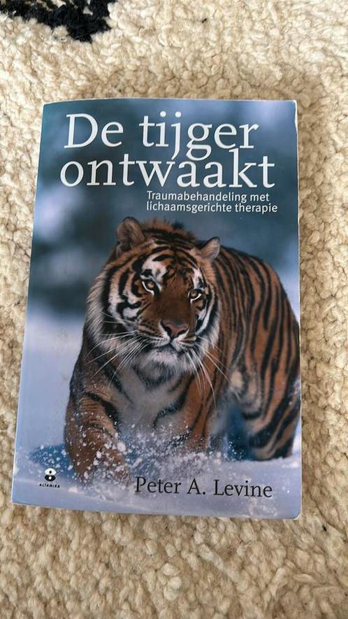 Peter Levine - De tijger ontwaakt, Boeken, Wetenschap, Zo goed als nieuw, Ophalen of Verzenden