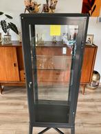 Stalen vitrine kast, Huis en Inrichting, Kasten | Vitrinekasten, Ophalen, Zo goed als nieuw, 25 tot 50 cm