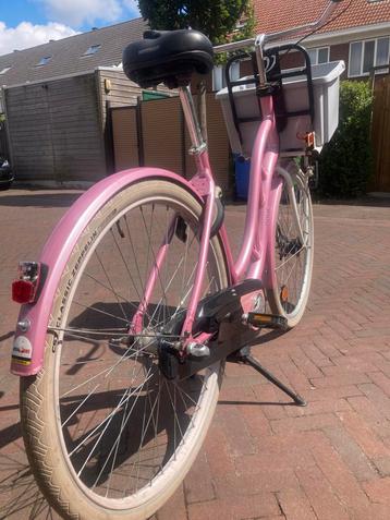 RozeDamesfiets met Mand & 3 Versnellingen beschikbaar voor biedingen