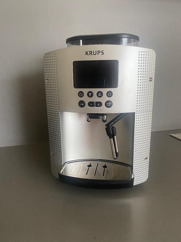 Krups volautomatische koffiemachine type EA815, Witgoed en Apparatuur, Koffiezetapparaten, Gebruikt, Koffiebonen, Koffiemachine